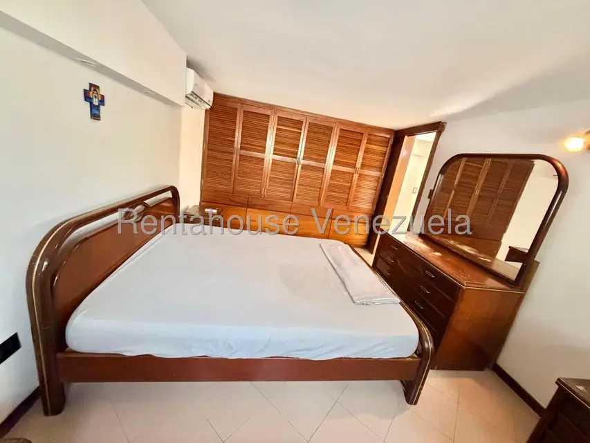 Apartamento (1 Nivel) en Alquiler en La Carlota, Distrito Metropolitano - 8