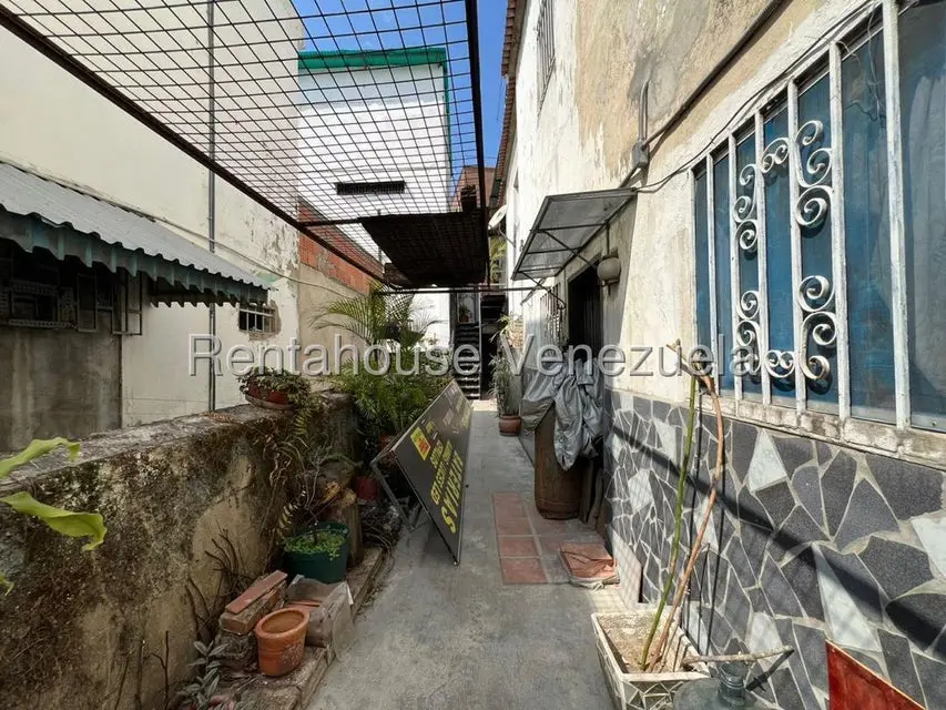 Casa (Multipes Niveles) en Venta en Los Rosales, Distrito Metropolitano - 13