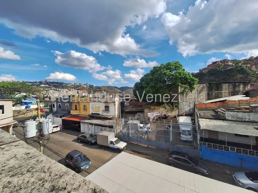 Casa (Multipes Niveles) en Venta en Los Rosales, Distrito Metropolitano - 31