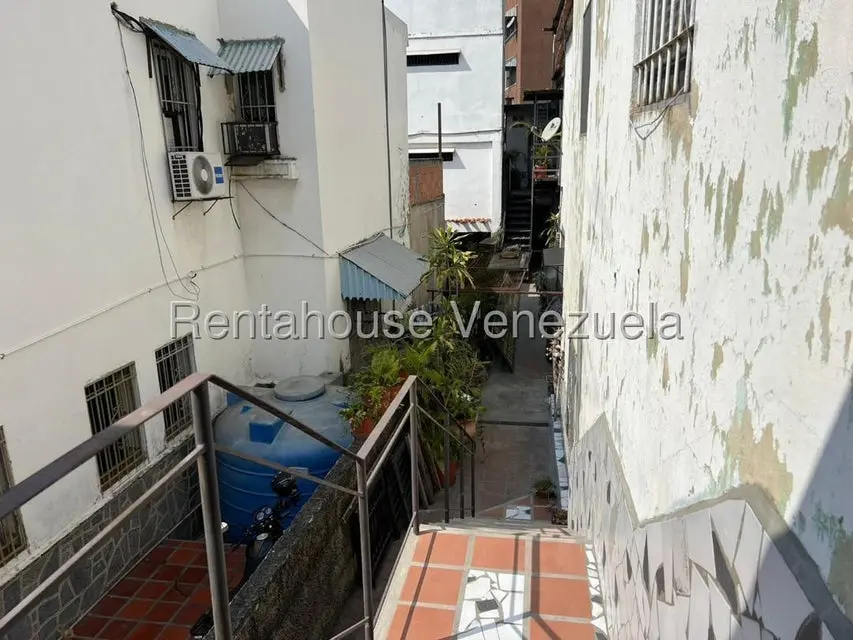 Casa (Multipes Niveles) en Venta en Los Rosales, Distrito Metropolitano - 35