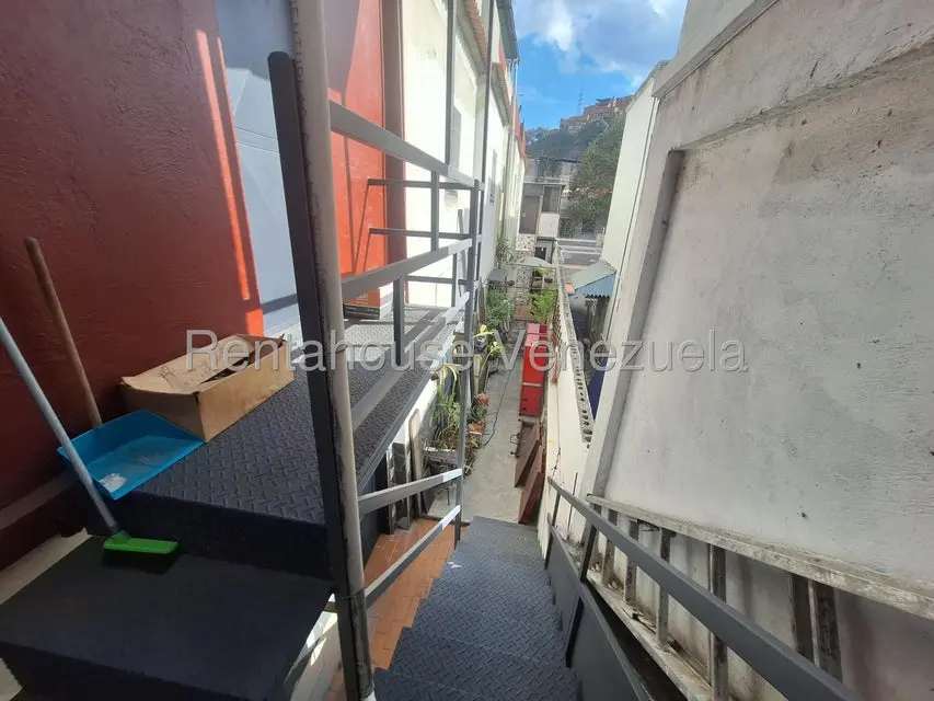 Casa (Multipes Niveles) en Venta en Los Rosales, Distrito Metropolitano - 43