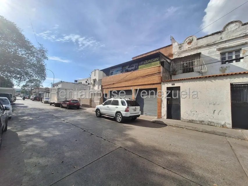 Casa (Multipes Niveles) en Venta en Los Rosales, Distrito Metropolitano - 44