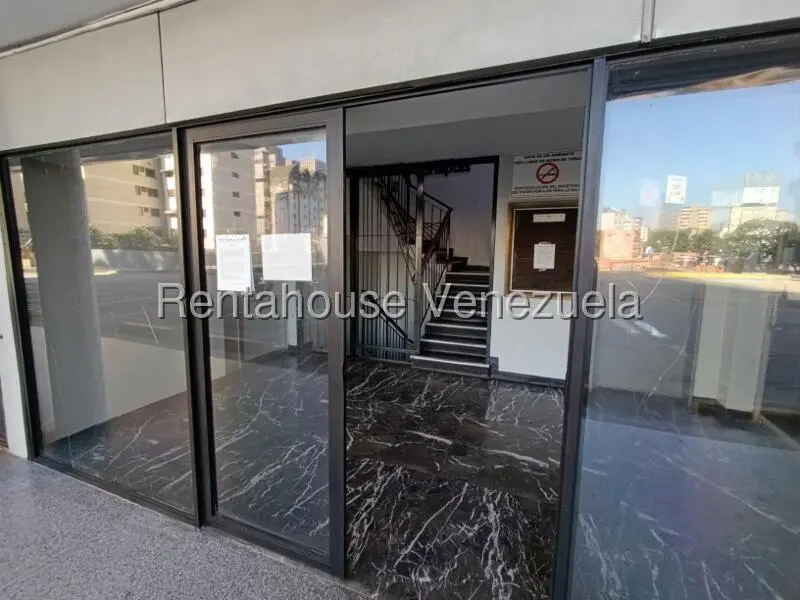 Comercial (Local Comercial) en Alquiler en El Recreo, Distrito Metropolitano - 2
