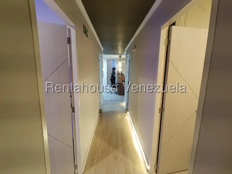 Comercial (Local Comercial) en Alquiler en El Recreo, Distrito Metropolitano - 22