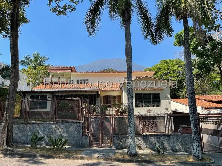 Casa (Multipes Niveles) en Venta en La Floresta, Distrito Metropolitano - 2