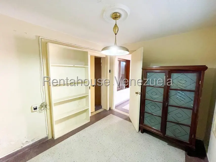 Casa (Multipes Niveles) en Venta en La Floresta, Distrito Metropolitano - 23