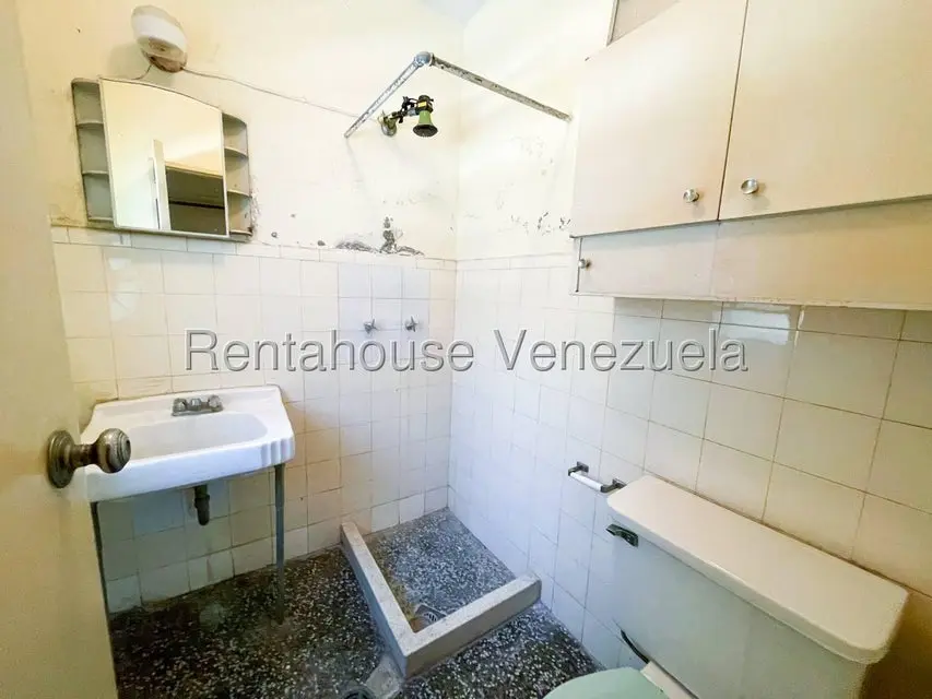 Casa (Multipes Niveles) en Venta en La Floresta, Distrito Metropolitano - 29