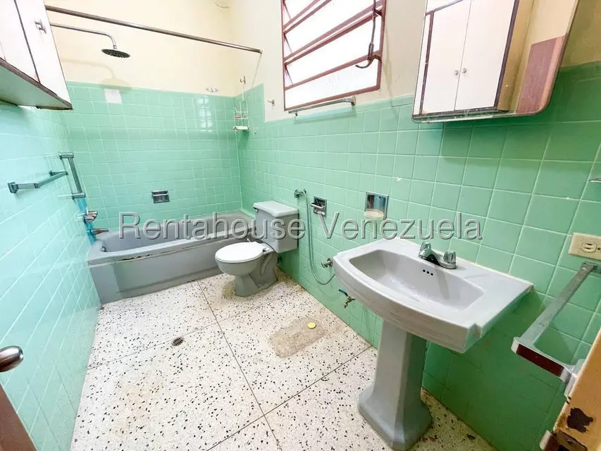 Casa (Multipes Niveles) en Venta en La Floresta, Distrito Metropolitano - 33