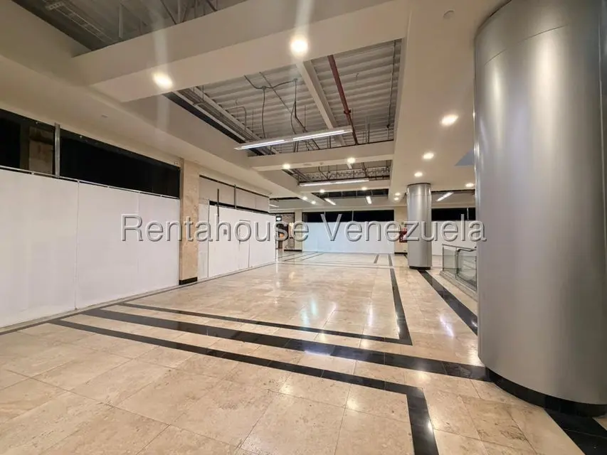 Comercial (Local Comercial) en Alquiler en Los Naranjos del Cafetal, Distrito Metropolitano - 2