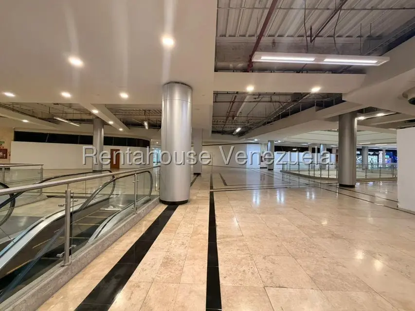 Comercial (Local Comercial) en Alquiler en Los Naranjos del Cafetal, Distrito Metropolitano - 3
