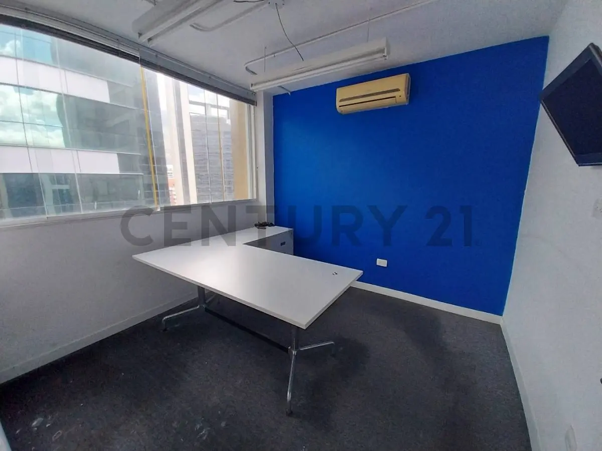 Oficina amoblada en Alquiler en El Rosal - 2