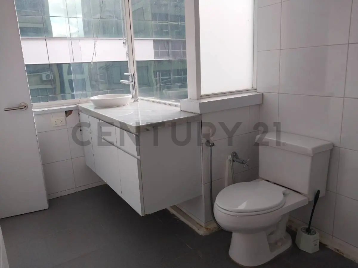 Oficina amoblada en Alquiler en El Rosal — 11