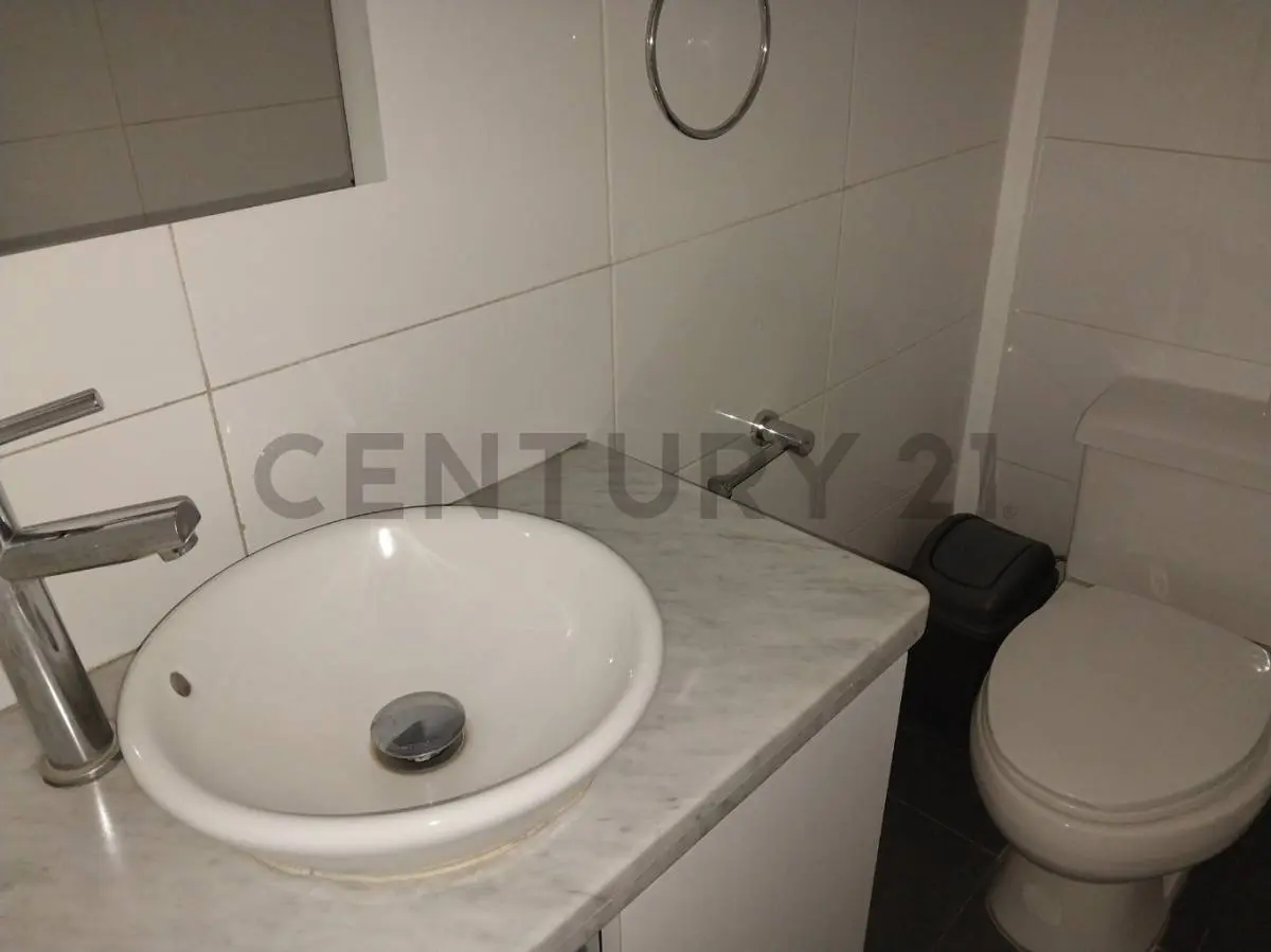 Oficina amoblada en Alquiler en El Rosal — 12