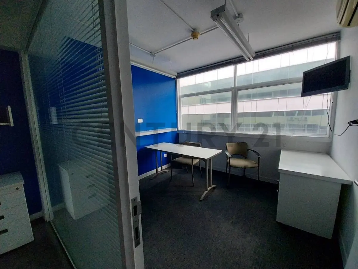 Oficina amoblada en Alquiler en El Rosal - 5