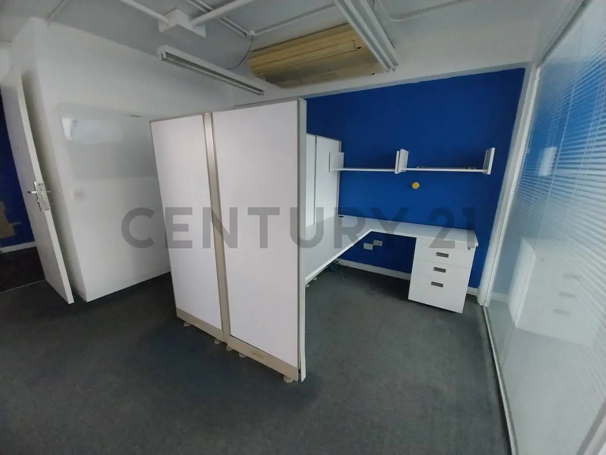 Oficina amoblada en Alquiler en El Rosal - 8