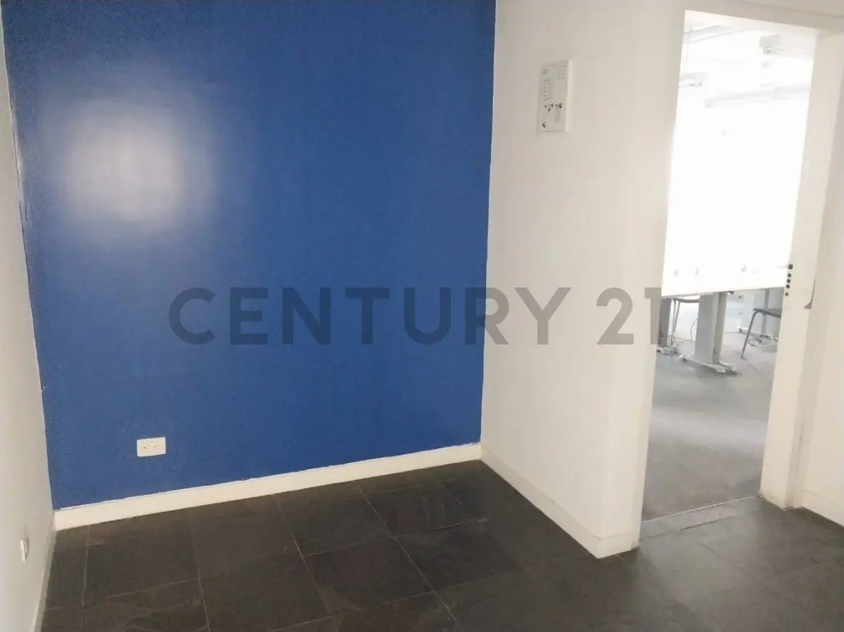 Oficina amoblada en Alquiler en El Rosal - 9