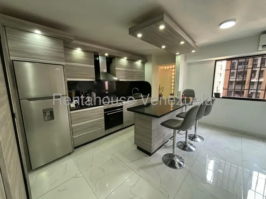 Apartamento (1 Nivel) en Alquiler en Parroquia San Juan, Distrito Metropolitano - 2