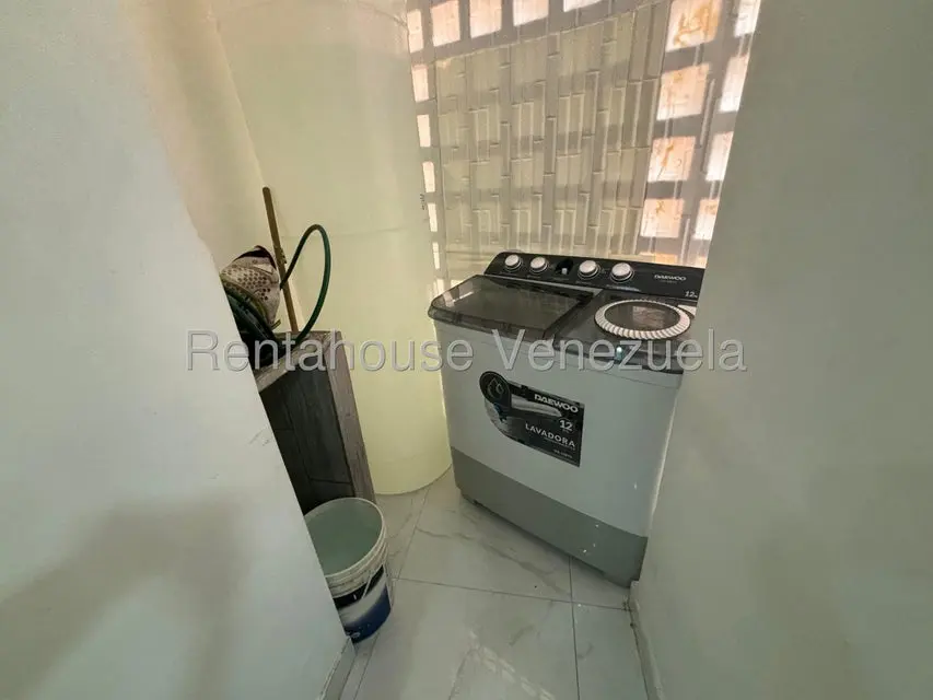 Apartamento (1 Nivel) en Alquiler en Parroquia San Juan, Distrito Metropolitano - 16