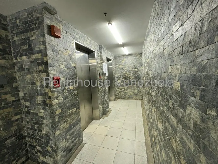 Apartamento (1 Nivel) en Alquiler en Parroquia San Juan, Distrito Metropolitano - 17