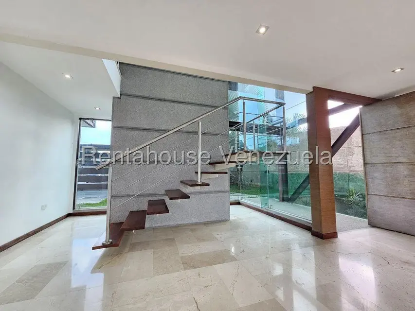 Casa (Multipes Niveles) en Alquiler en Alto Hatillo, Distrito Metropolitano - 23