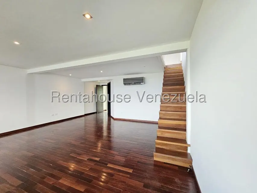 Casa (Multipes Niveles) en Alquiler en Alto Hatillo, Distrito Metropolitano - 52