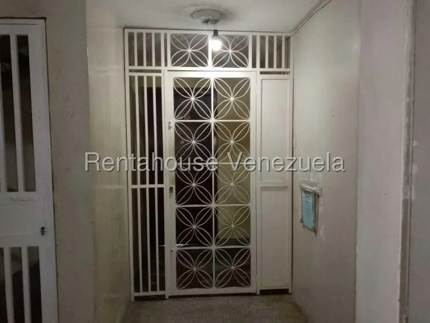 Apartamento (1 Nivel) en Venta en El Valle, Distrito Metropolitano - 3