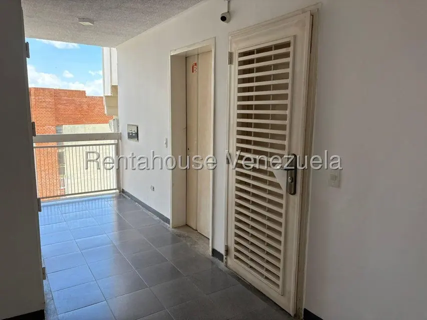 Apartamento (Duplex) en Venta en El Encantado, Distrito Metropolitano - 2