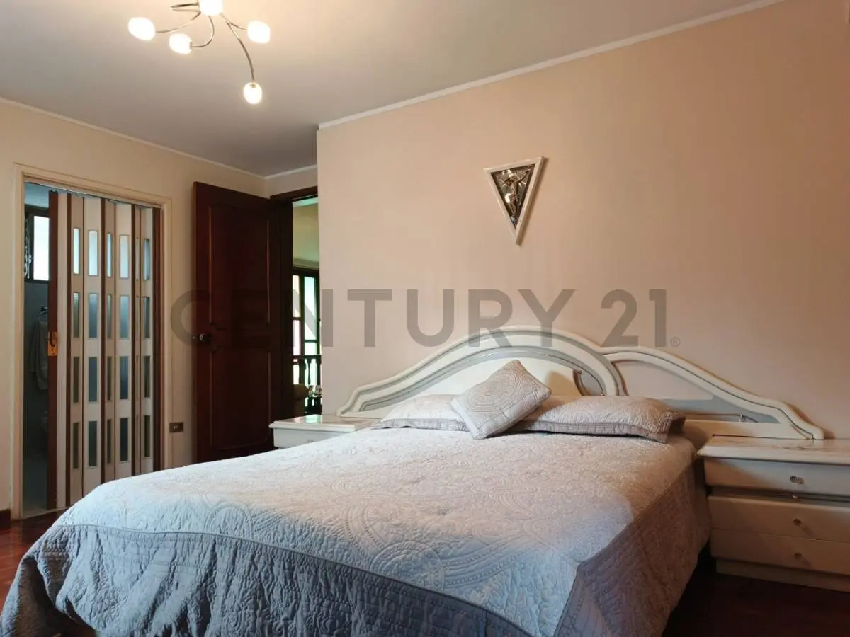 URB. EL MARQUES, CASA - QUINTA VENTA , CARACAS edo. MIRANDA - 14