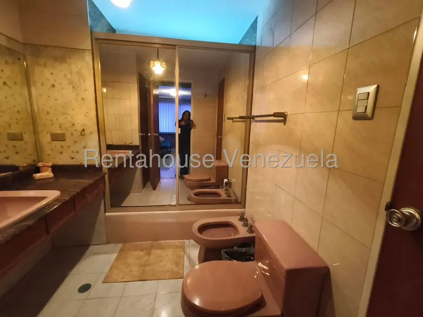 Apartamento (1 Nivel) en Venta en El Bosque, Distrito Metropolitano - 24