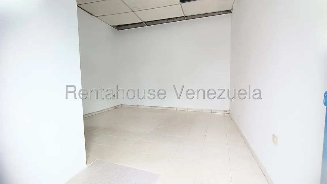 Comercial (Local Comercial) en Alquiler en Zona Oeste, Lara - 4