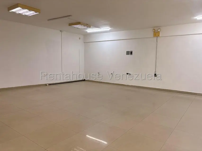 Comercial (Oficina) en Alquiler en La Lago, Zulia - 2