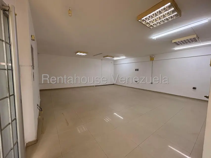 Comercial (Oficina) en Alquiler en La Lago, Zulia - 3
