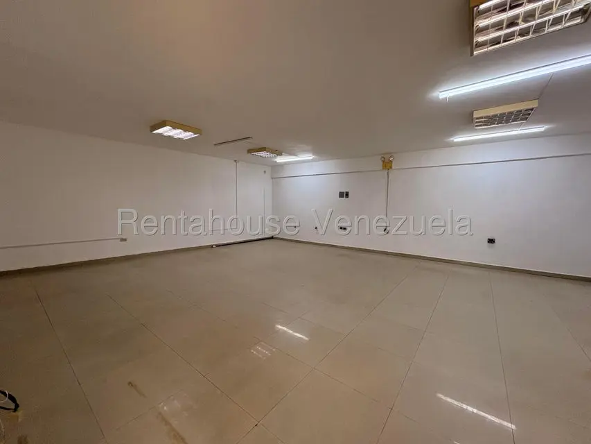 Comercial (Oficina) en Alquiler en La Lago, Zulia - 4