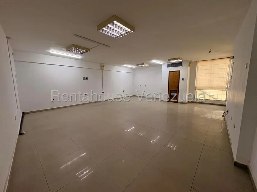 Comercial (Oficina) en Alquiler en La Lago, Zulia - 5