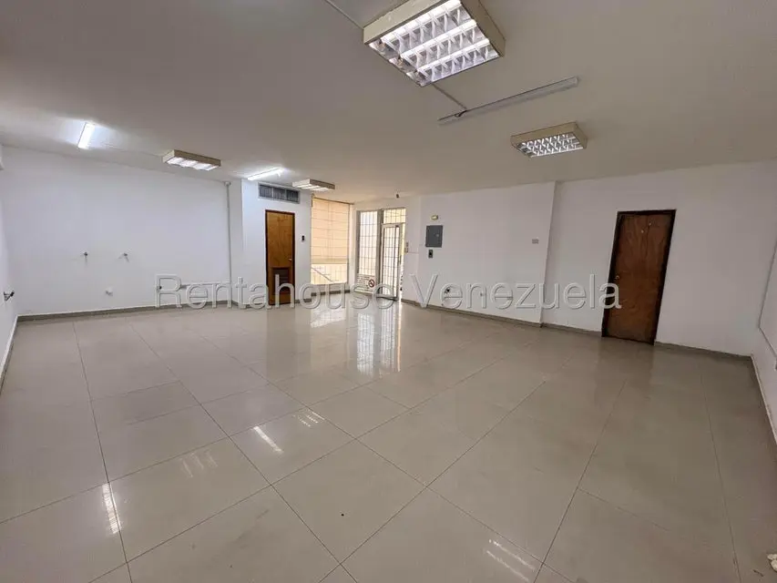 Comercial (Oficina) en Alquiler en La Lago, Zulia - 6