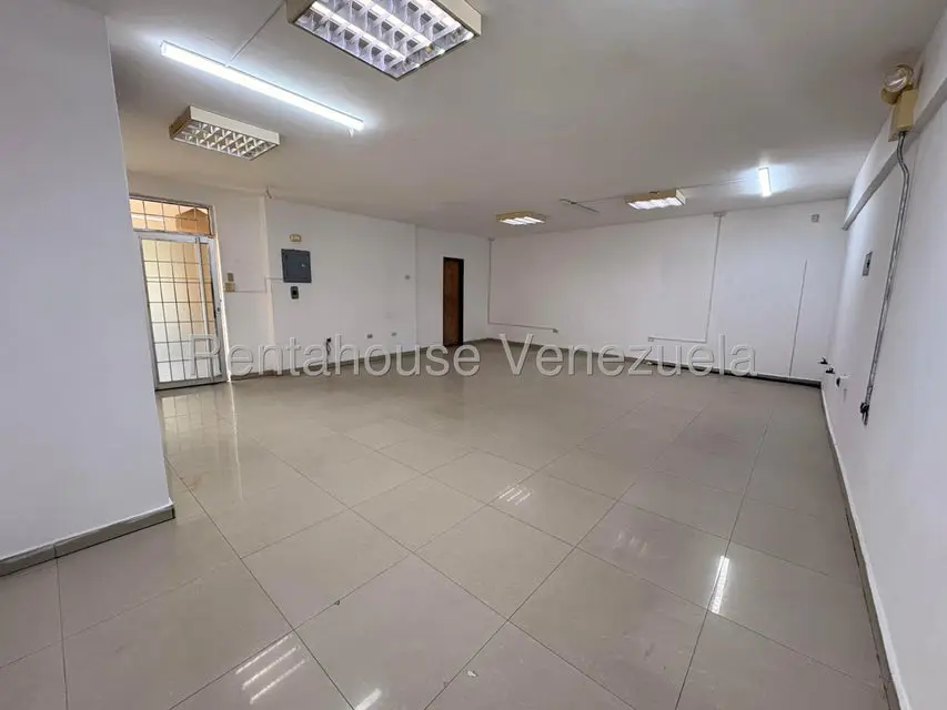 Comercial (Oficina) en Alquiler en La Lago, Zulia - 7