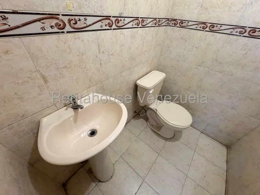 Comercial (Oficina) en Alquiler en La Lago, Zulia - 8