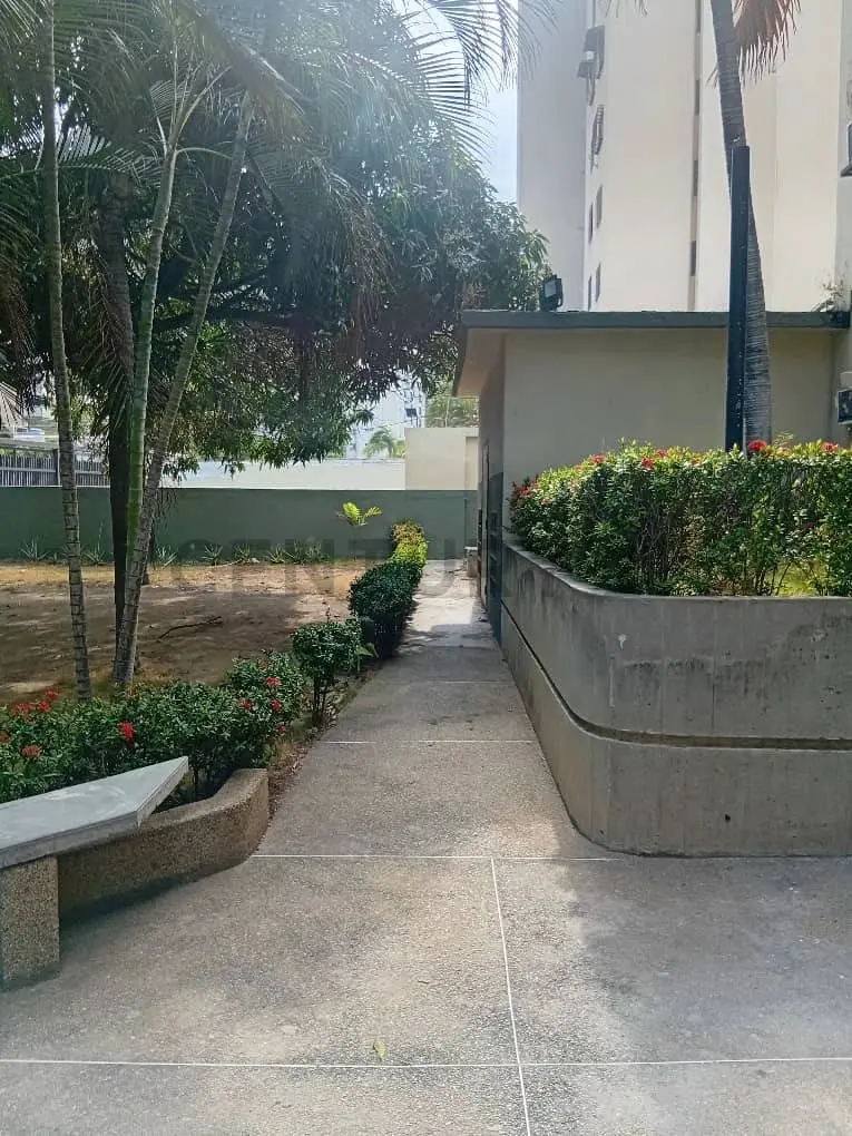 Apto. en Venta, Tanaguarenas, La Guaira con Piscina a pasos de Playa Escondida. - 27