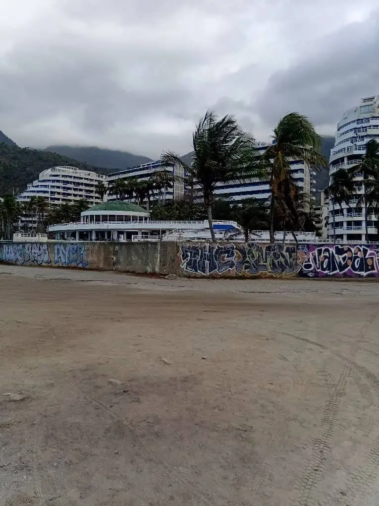 Apto. en Venta, Tanaguarenas, La Guaira con Piscina a pasos de Playa Escondida. - 38