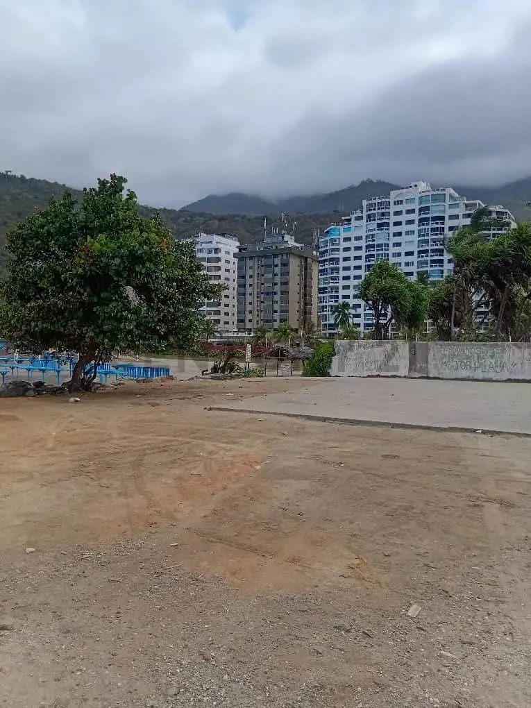Apto. en Venta, Tanaguarenas, La Guaira con Piscina a pasos de Playa Escondida. - 41