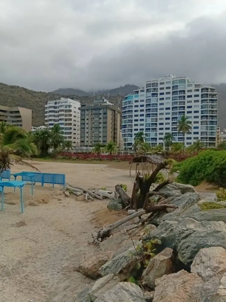 Apto. en Venta, Tanaguarenas, La Guaira con Piscina a pasos de Playa Escondida. - 46