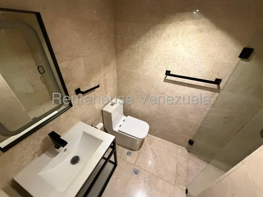 Apartamento (1 Nivel) en Alquiler en El Cigarral, Distrito Metropolitano - 15