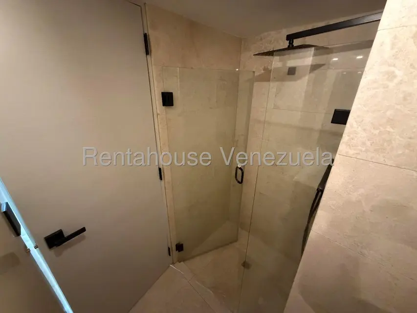 Apartamento (1 Nivel) en Alquiler en El Cigarral, Distrito Metropolitano - 16