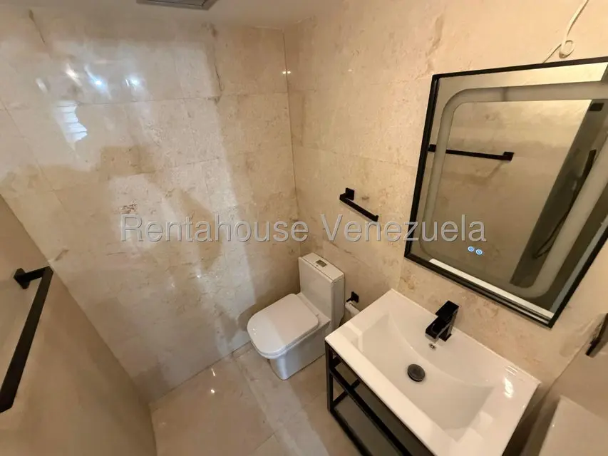 Apartamento (1 Nivel) en Alquiler en El Cigarral, Distrito Metropolitano - 17
