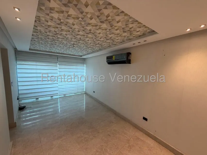 Apartamento (1 Nivel) en Alquiler en El Cigarral, Distrito Metropolitano - 7