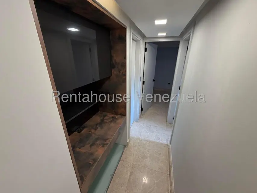 Apartamento (1 Nivel) en Alquiler en El Cigarral, Distrito Metropolitano - 8