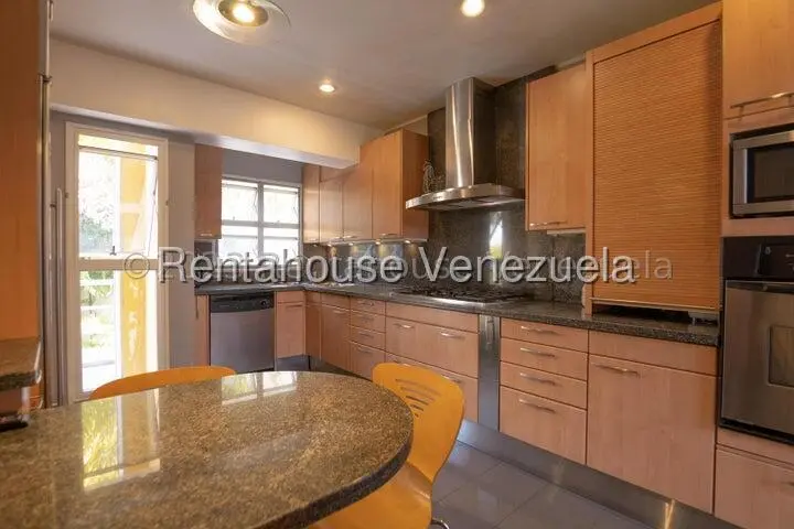Townhouse (Multiples Niveles) en Venta en Los Naranjos del Cafetal, Distrito Metropolitano - 11