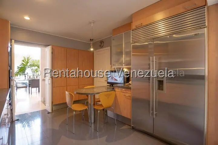 Townhouse (Multiples Niveles) en Venta en Los Naranjos del Cafetal, Distrito Metropolitano - 12