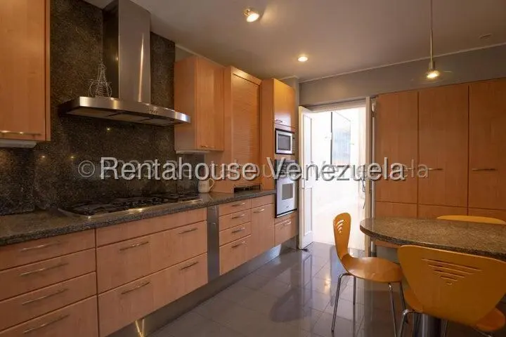 Townhouse (Multiples Niveles) en Venta en Los Naranjos del Cafetal, Distrito Metropolitano - 13