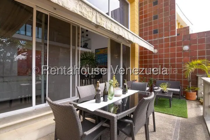 Townhouse (Multiples Niveles) en Venta en Los Naranjos del Cafetal, Distrito Metropolitano - 21